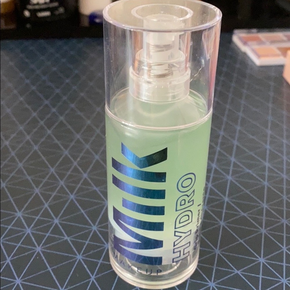 Milk hydro grip primer.